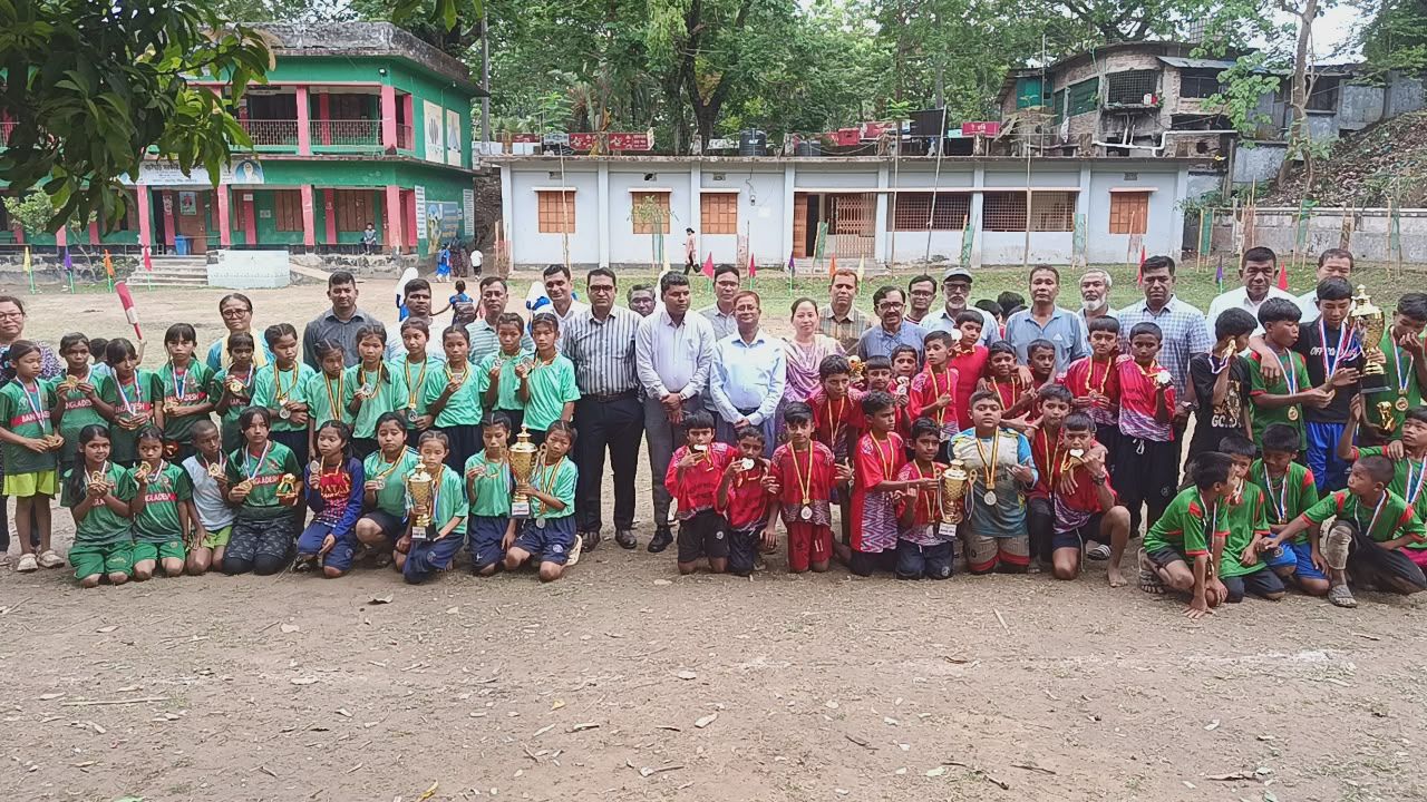 কাপ্তাই প্রাথমিক বিদ্যালয় গোল্ডকাপ ফুটবলে চ্যাম্পিয়ন চিৎমরম ইসলামিয়া ও কারিগর পাড়া সরকারি প্রাথমিক বিদ্যালয়।