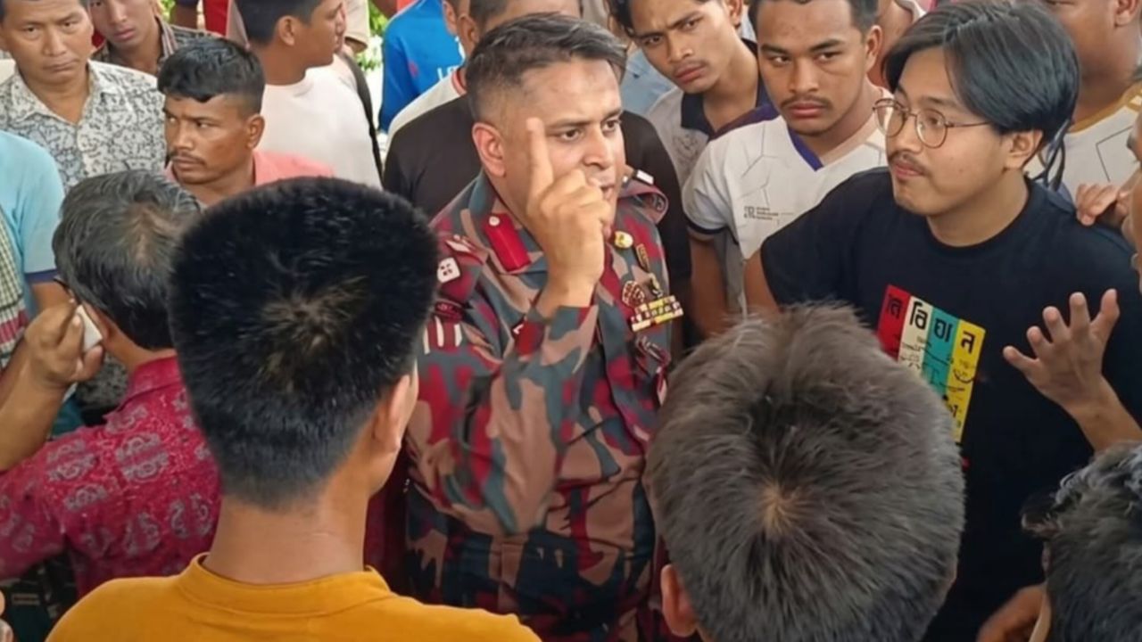 থানচি ঘটনায় সাম্প্রদায়িক উত্তেজনা নস্যাৎ করল বিজিবি, পরিস্থিতি স্বাভাবিক।