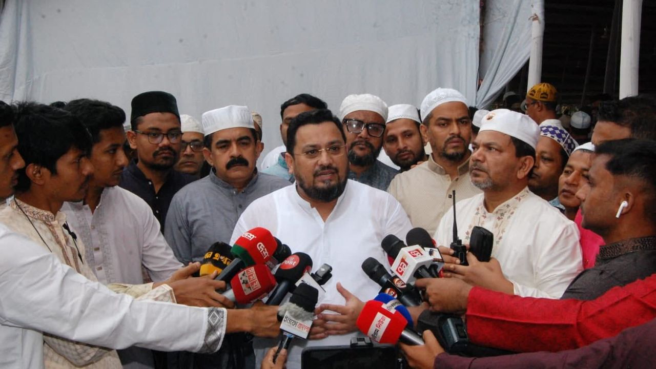 ত্যাগের মহিমায় দেশ গঠনে ঐক্যবদ্ধ হতে হবে: ভূমি প্রতিমন্ত্রী।