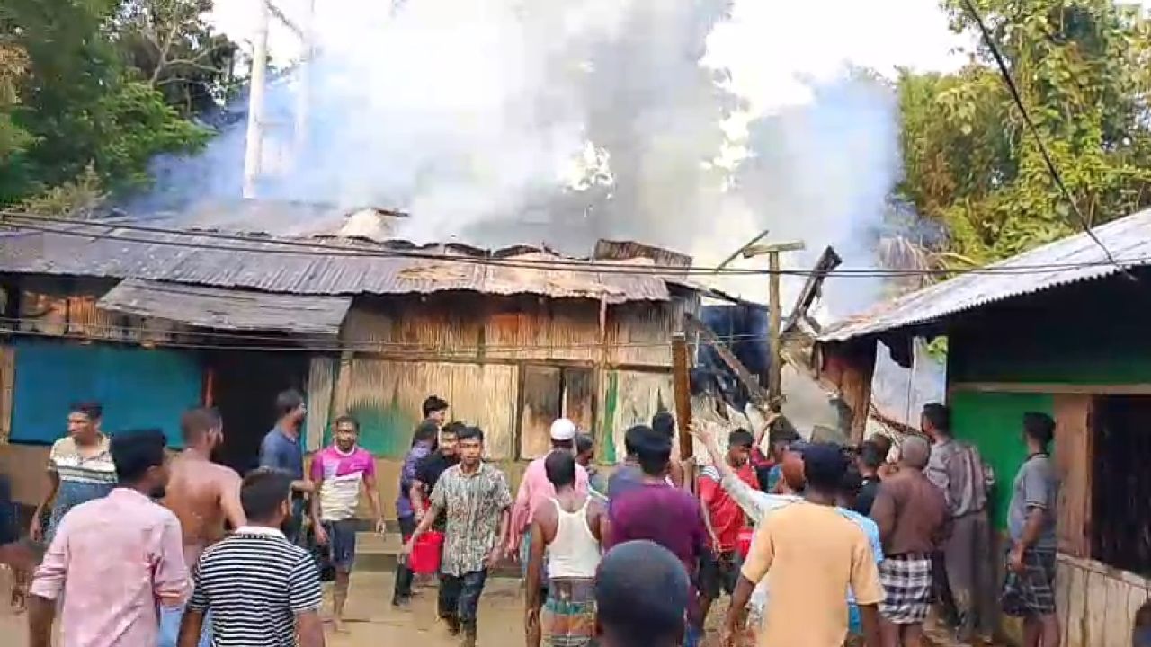 বাঘাইছড়িতে ভয়াবহ অগ্নিকাণ্ডে বসত ঘর পুড়ে ছাই।