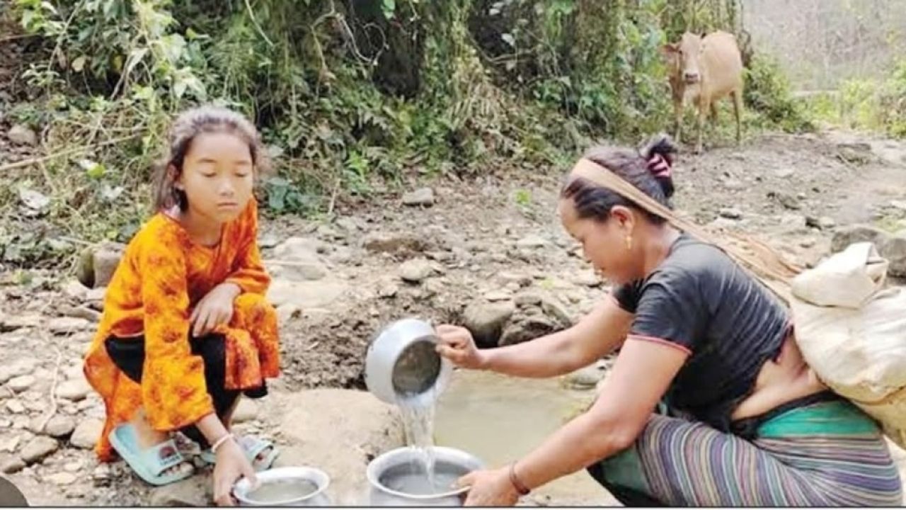 রাজস্থলী কুইক্যা ছড়ি পাড়ায় তীব্র ‌‌‌‌পানি সংকটে বেড়েছে দুর্ভোগ।