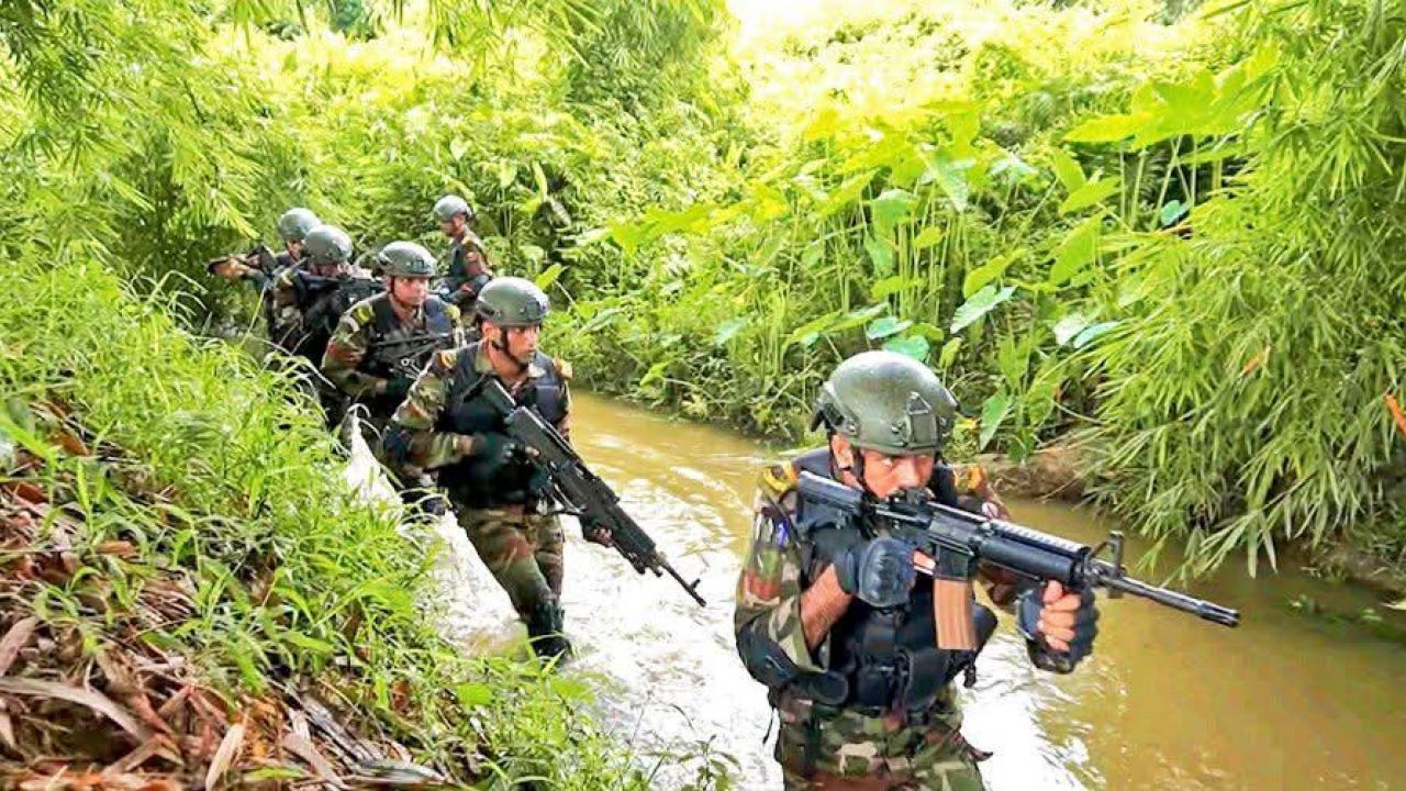 বান্দরবানের রুমার রেতলাং পাহাড়ে সেনাবাহিনী ও সশস্ত্র সংগঠনের মধ্যে গোলাগুলি: হতাহতসহ অস্ত্র ও গোলাবারুদ উদ্ধার।