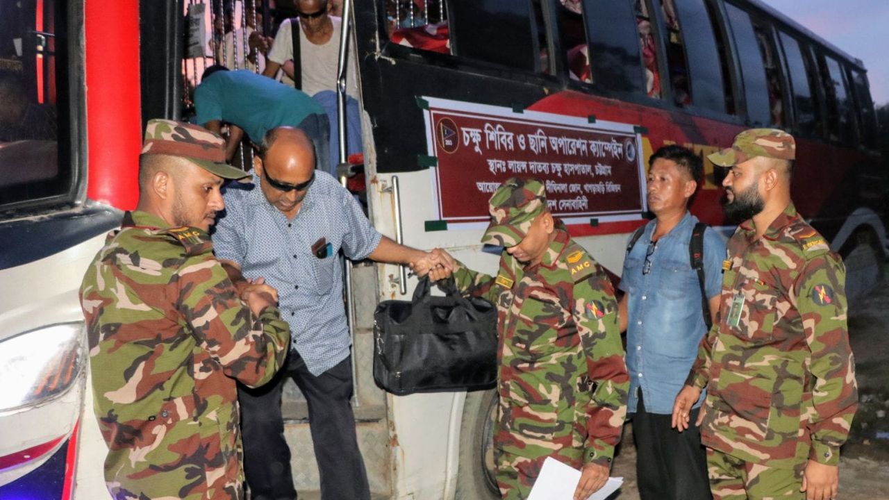 দীঘিনালা জোনের উদ্যোগে ৩১ জনের চোখে ফিরল আলো, আবেগঘন পরিবেশে স্বজনদের কাছে প্রত্যাবর্তন।