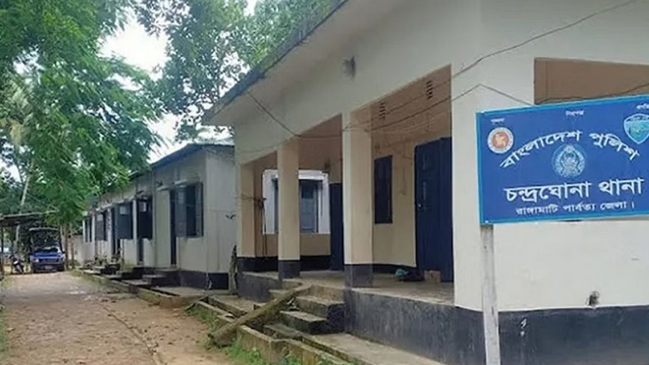 গ্যাস সংকটের লিফলেট বিতরণকে কেন্দ্র করে চিৎমরমে বিএনপির দুই পক্ষের হাতাহাতি, ১ জন আহত।