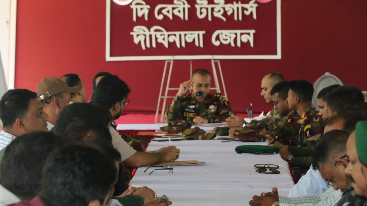 দীঘিনালায় দুর্গাপূজার নিরাপত্তায় সেনাবাহিনীর সার্বক্ষণিক টহল।