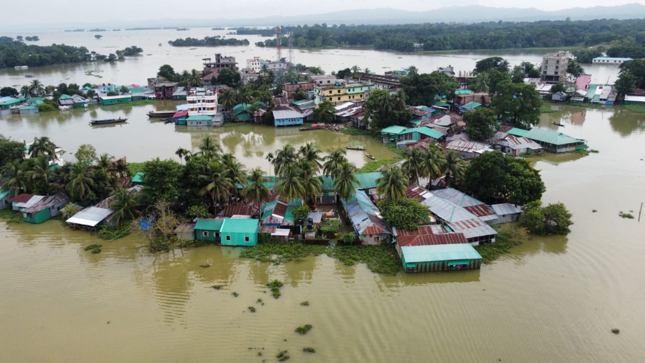 মাইনীমুখ বাজারে প্রভাব বিস্তার করে ফায়ার রোড দখল- নিশ্চুপ বাজার ফান্ড।